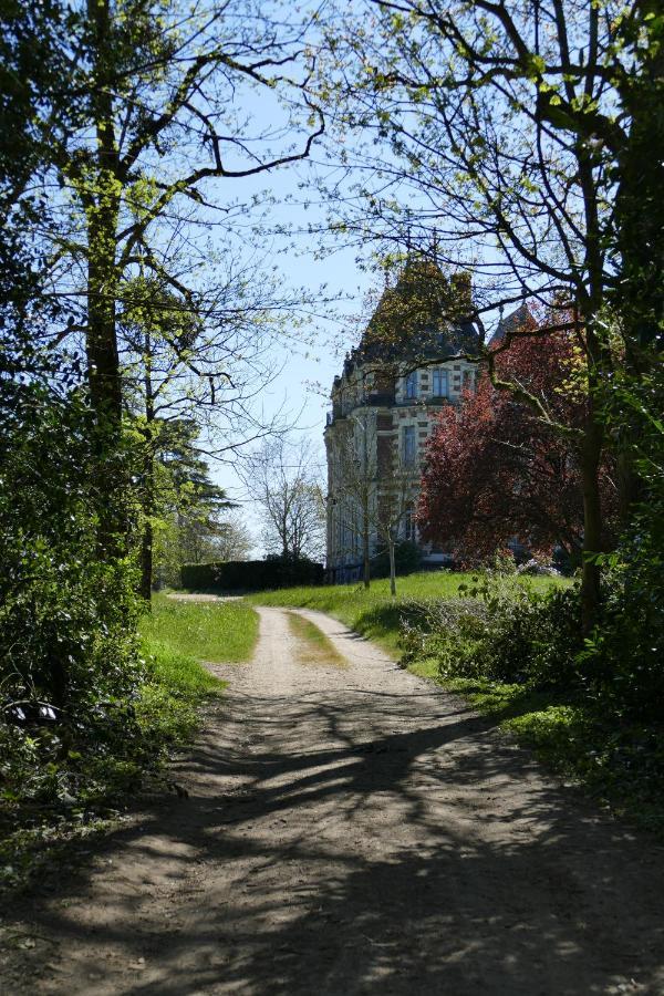 Chateau De La Jumelliere Villa Екстериор снимка